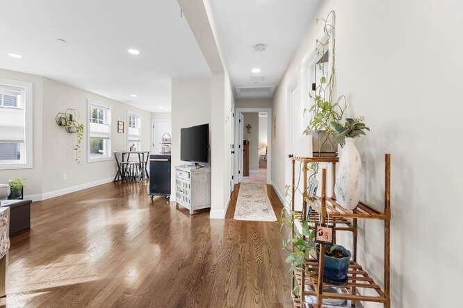 Dining room, Interior, Recessed Lighting, Wood Texture Flooring