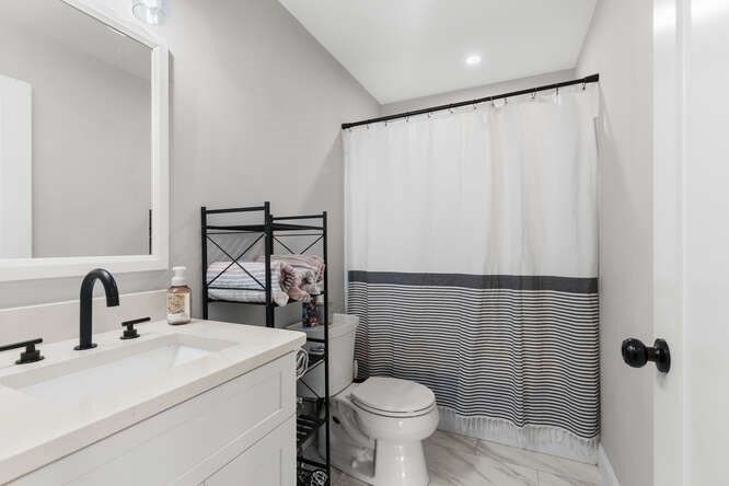 Bathroom, Interior, Marble, Recessed Lighting