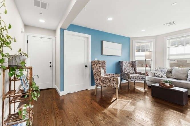 Interior, Living room, Recessed Lighting, Wood Texture Flooring