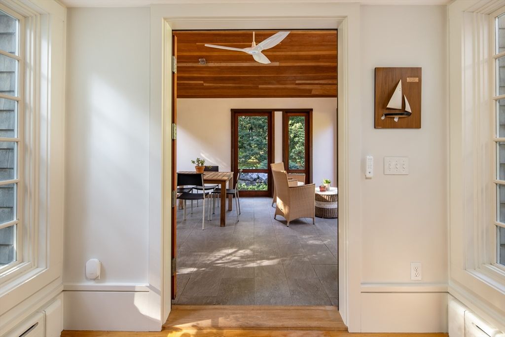Dining room, Interior, Wooden Beams, Wooden Ceilings, Wood Texture Flooring