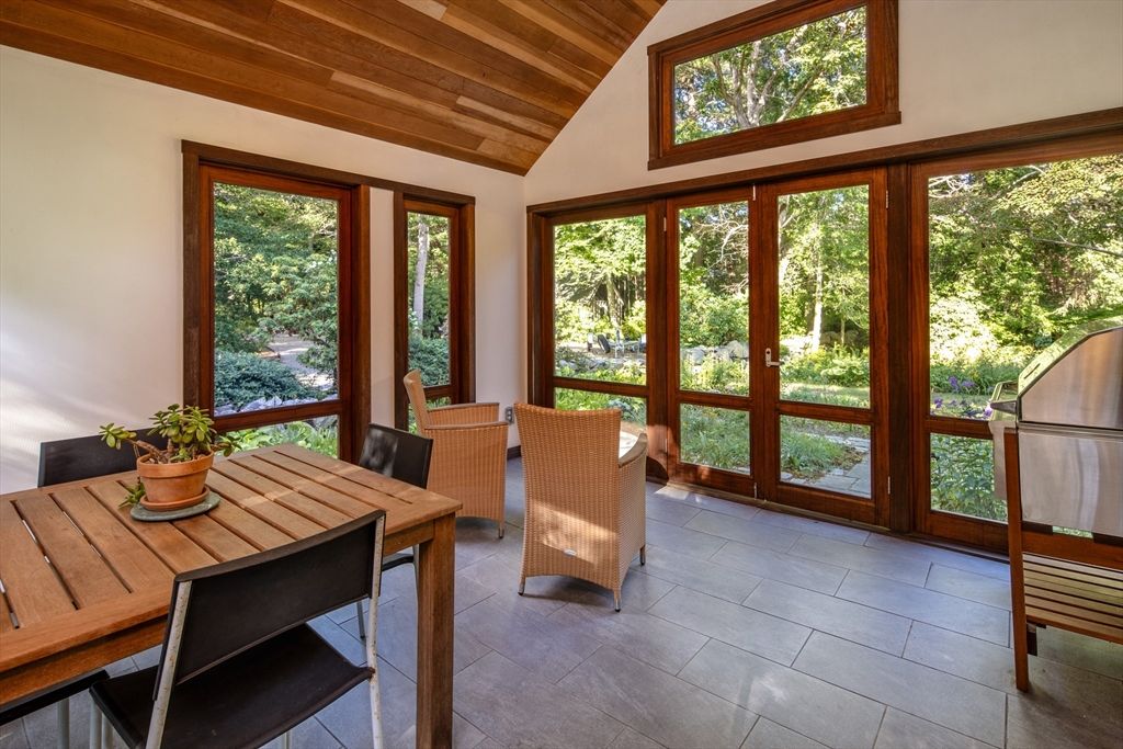 Dining room, Interior, Sun Room, Wooden Ceilings