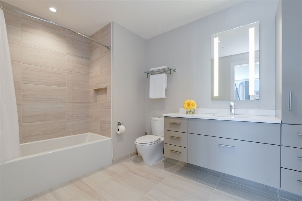Bathroom, Interior, Recessed Lighting