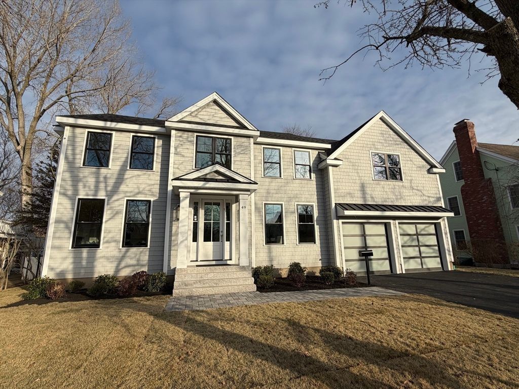 Attached, Exterior, Facade, Farmhouse