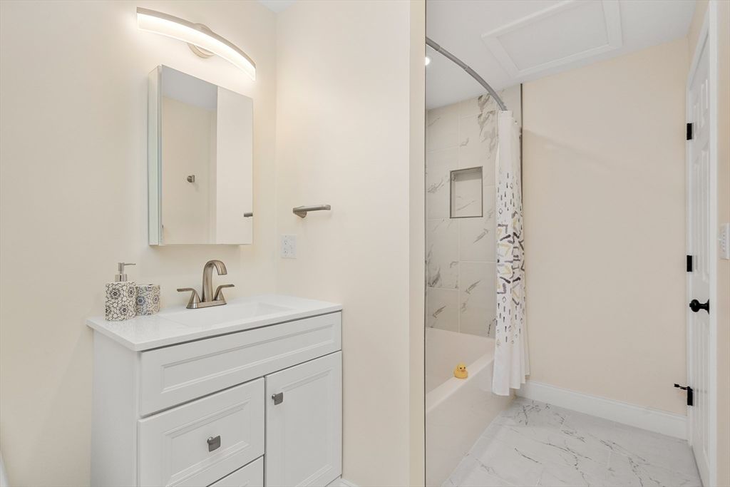 Bathroom, Interior, Marble, Marble Walls