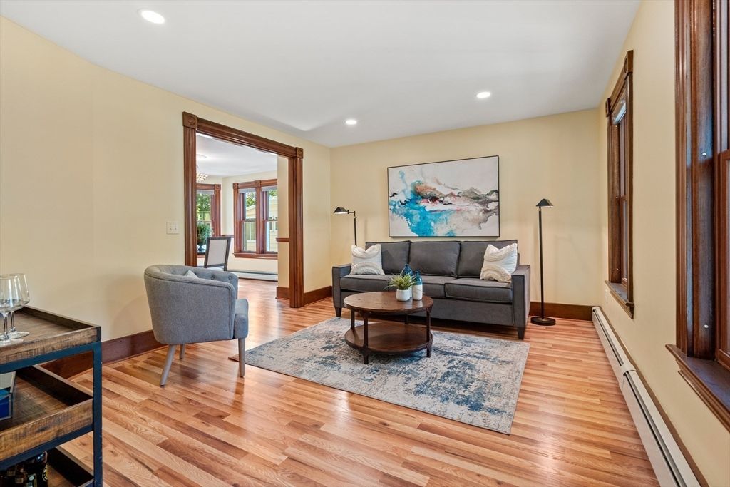 Interior, Living room, Recessed Lighting, Wood Texture Flooring