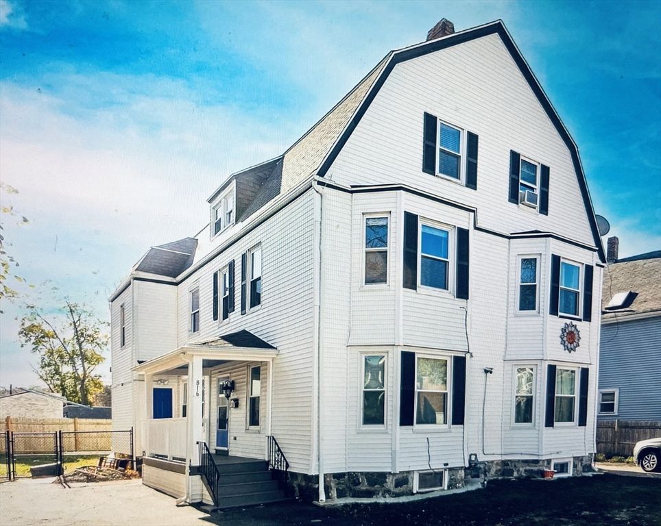 Exterior, Facade, Queen Anne Victorian