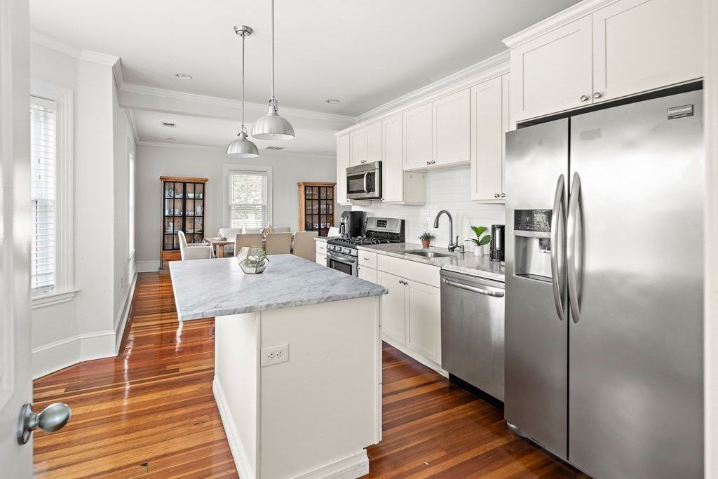Dining room, Interior, Kitchen, Pendant Lights, Recessed Lighting, Stainless Steel Appliances, Wood Texture Flooring