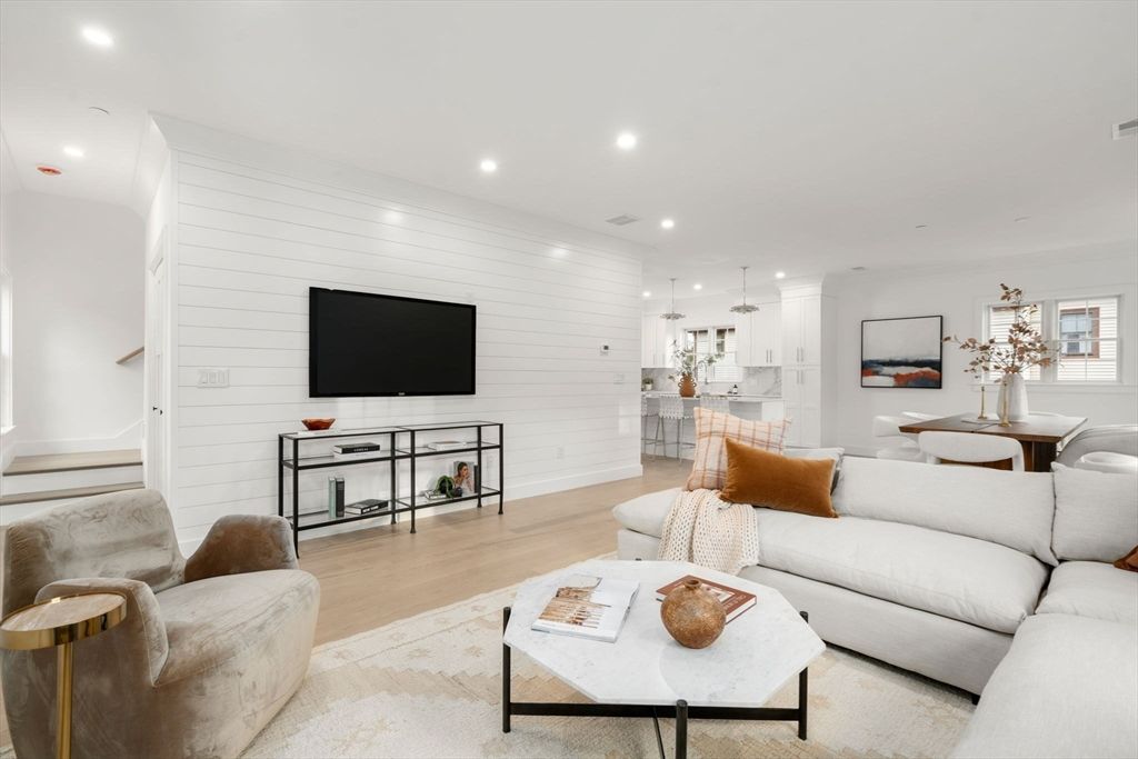 Dining room, Interior, Kitchen, Living room, Pendant Lights, Recessed Lighting, Wood Texture Flooring