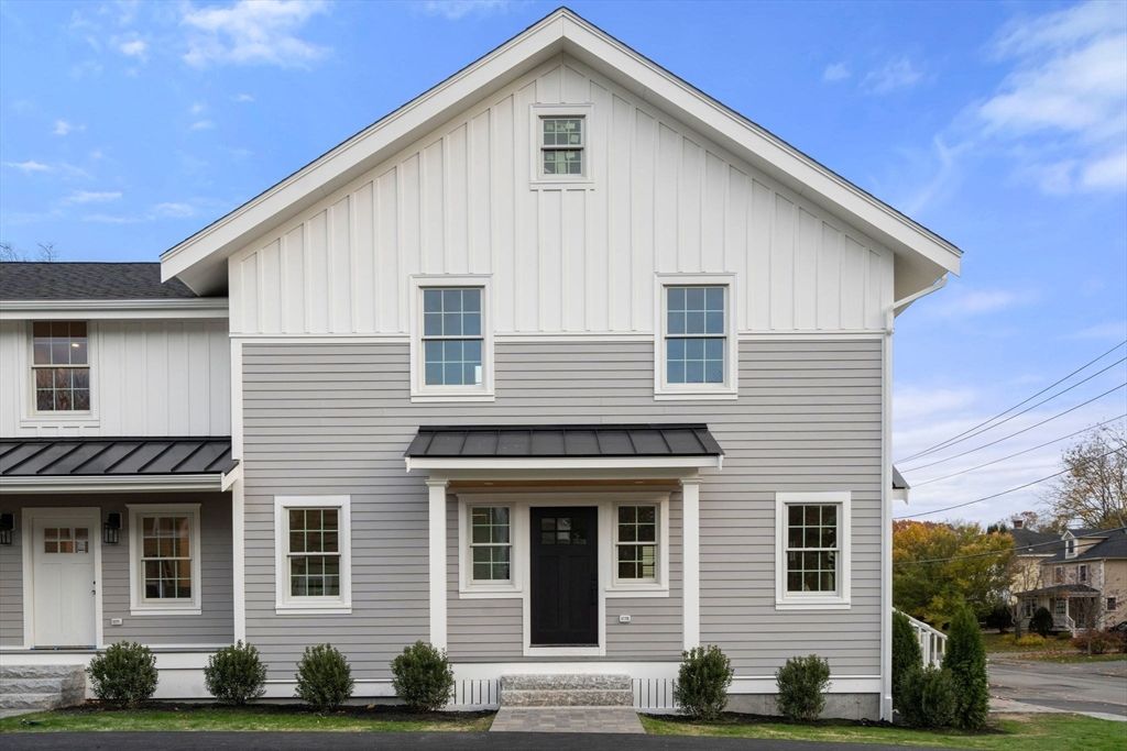 Exterior, Facade, Farmhouse