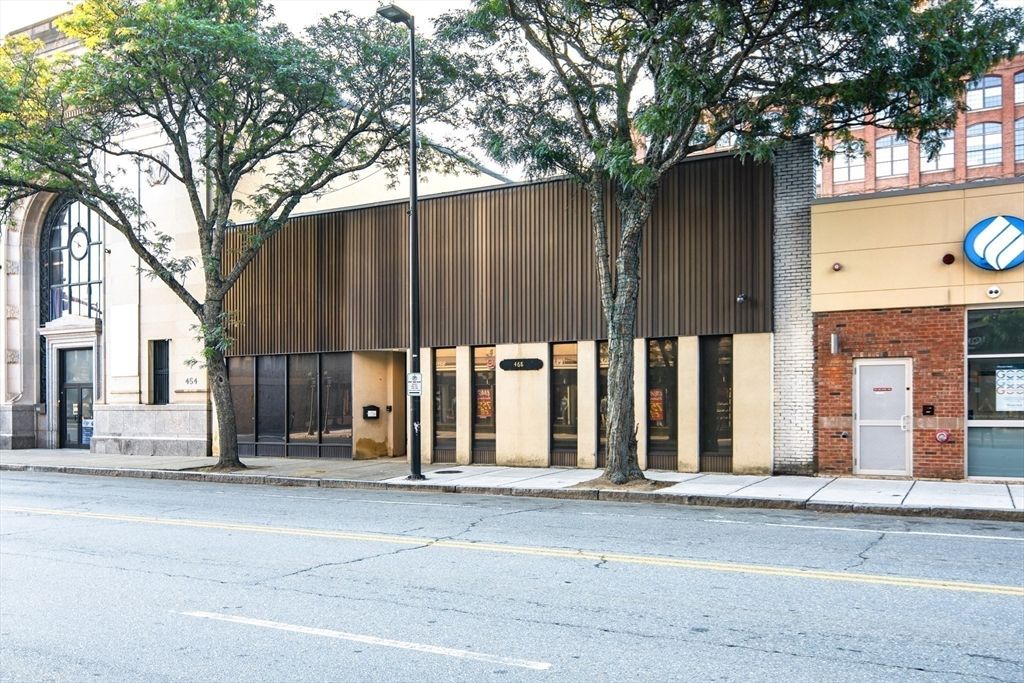 Exterior, Facade, Brick Facade, Modern