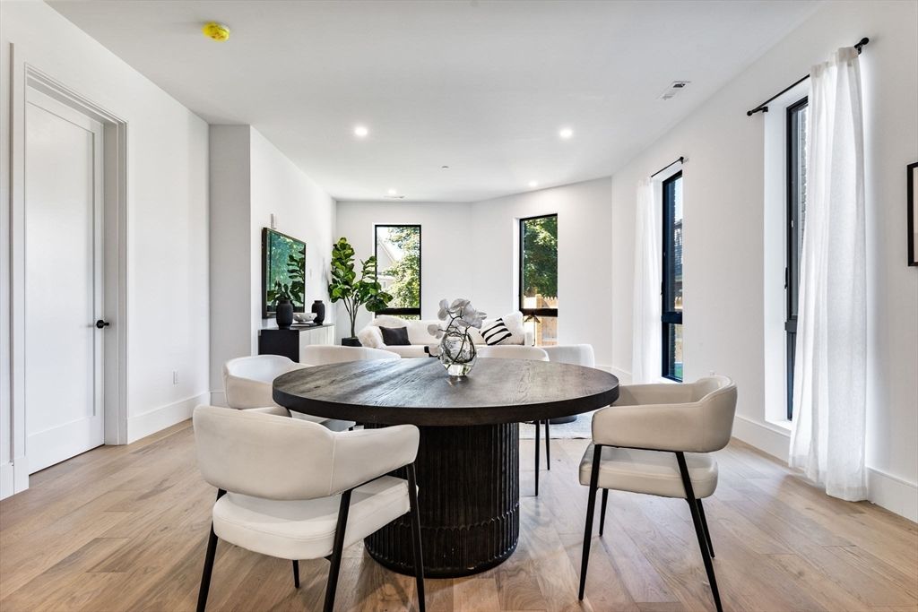 Dining room, Interior, Living room, Recessed Lighting, Wood Texture Flooring