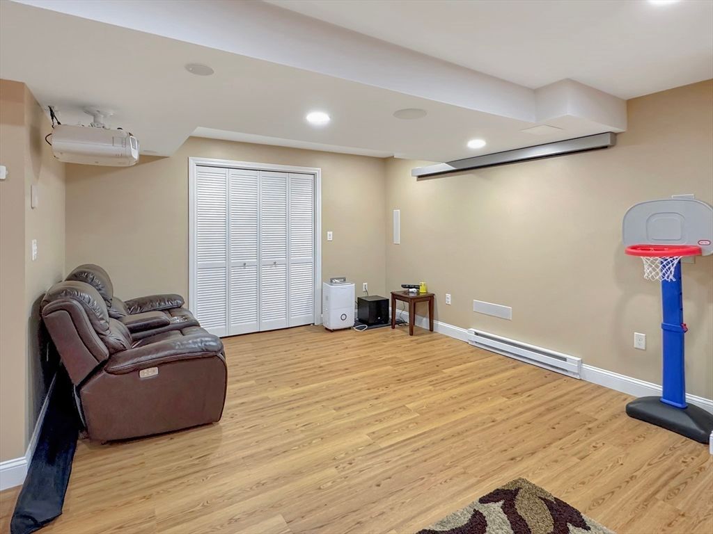 Interior, Recessed Lighting, Wood Texture Flooring