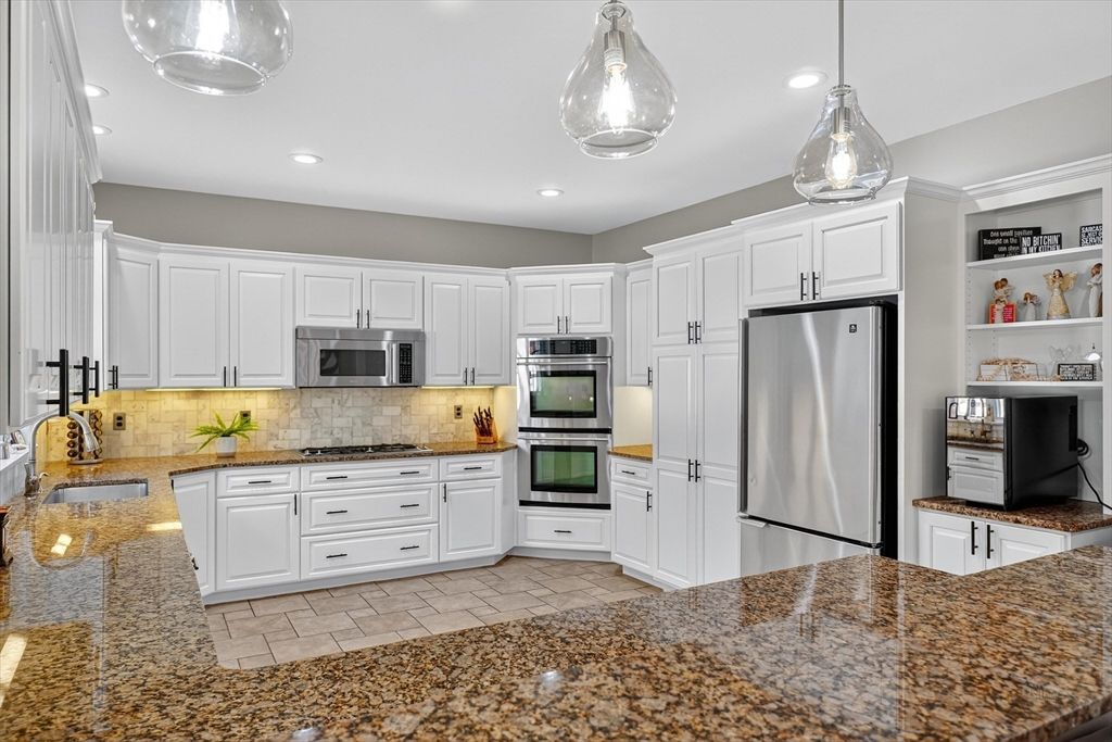 Interior, Kitchen, Pendant Lights, Recessed Lighting, Stainless Steel Appliances