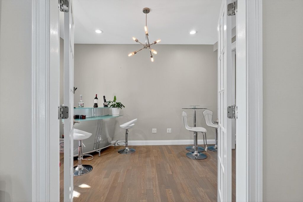 Interior, Pendant Lights, Recessed Lighting, Wood Texture Flooring