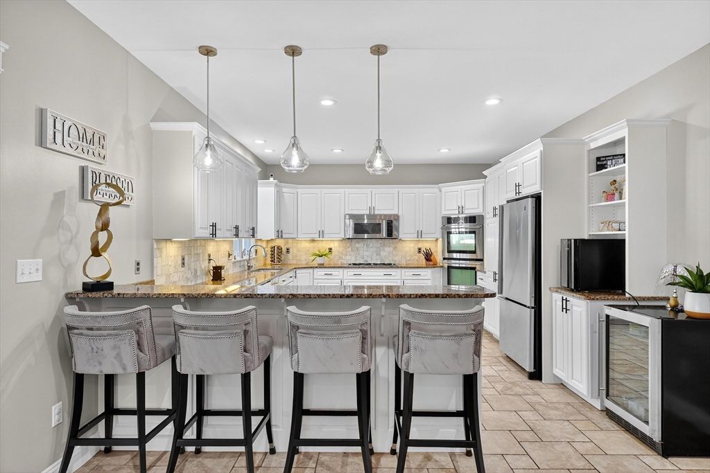 Interior, Kitchen, Pendant Lights, Recessed Lighting, Stainless Steel Appliances