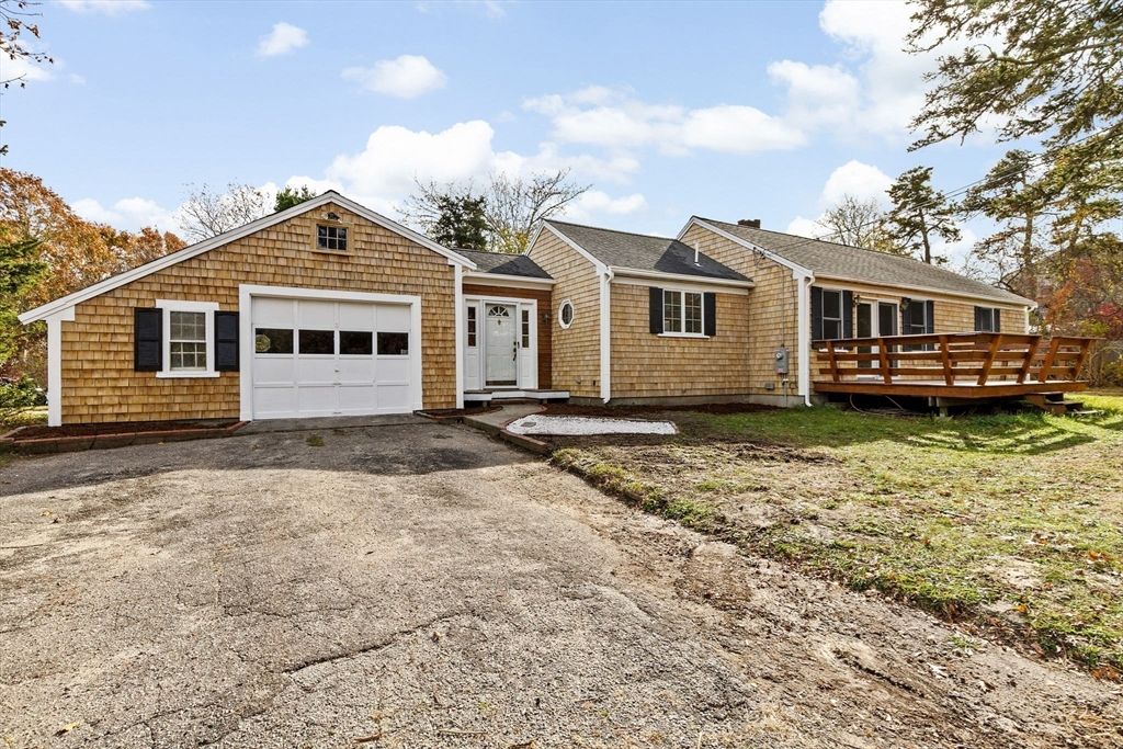 Attached, Exterior, Facade, Brick Facade, Cape Cod