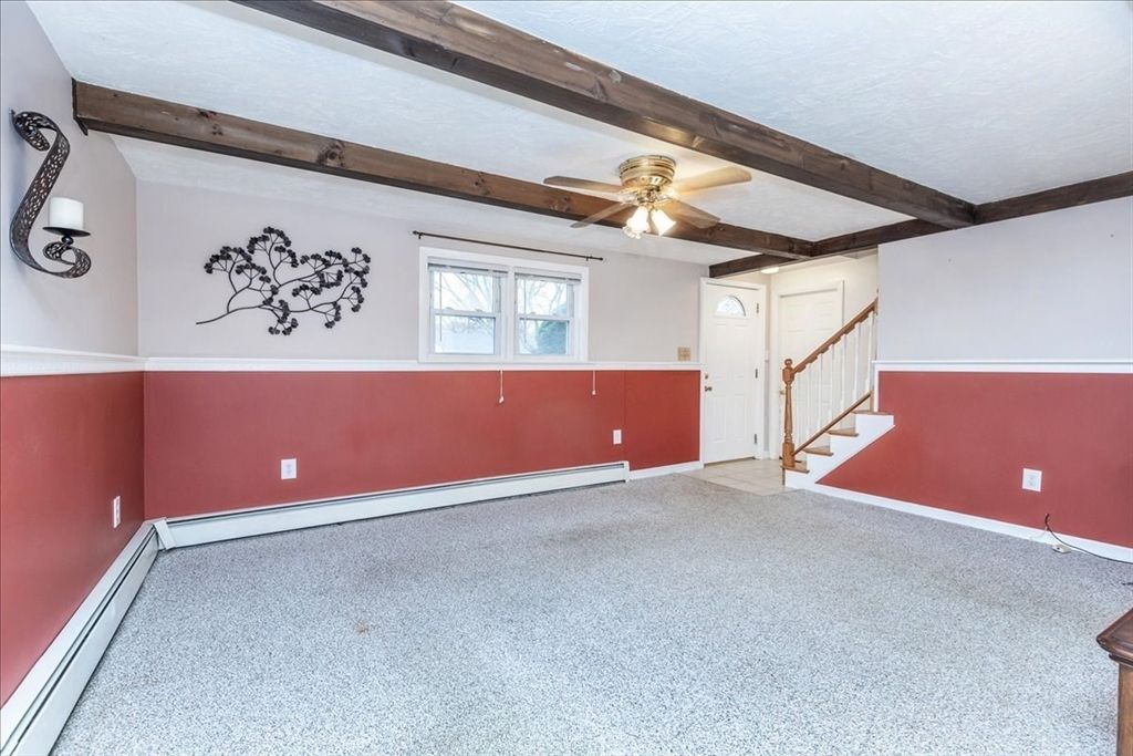 Empty room, Interior, Wooden Beams
