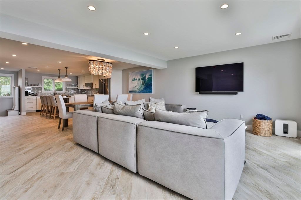Chandelier, Dining room, Interior, Kitchen, Living room, Pendant Lights, Recessed Lighting, Wood Texture Flooring