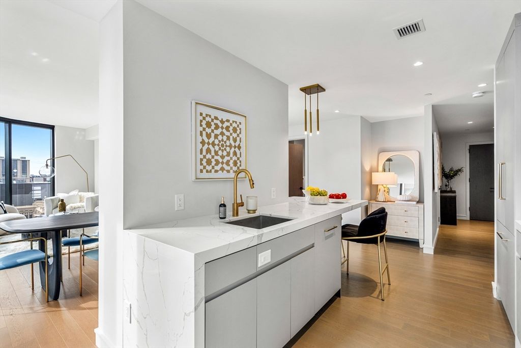 Dining room, Interior, Kitchen, Pendant Lights, Recessed Lighting, Wood Texture Flooring