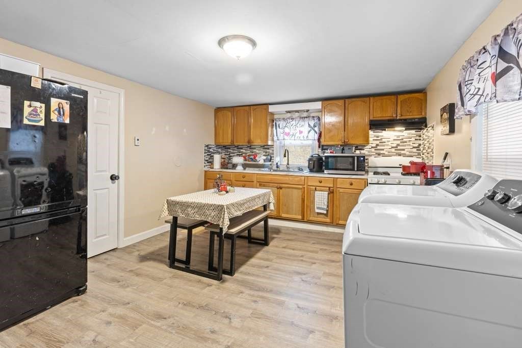Interior, Kitchen, Washer, Wood Texture Flooring