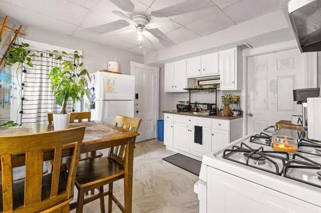 Dining room, Interior, Kitchen, Marble