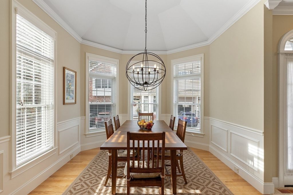 Chandelier, Dining room, Interior, Pendant Lights, Wood Texture Flooring