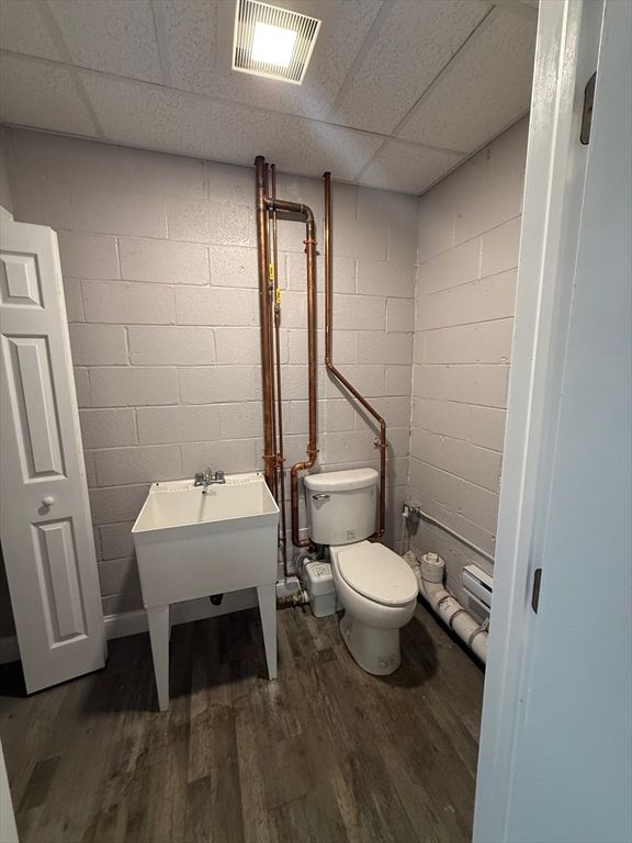 Bathroom, Interior, Stone Walls, Wood Texture Flooring