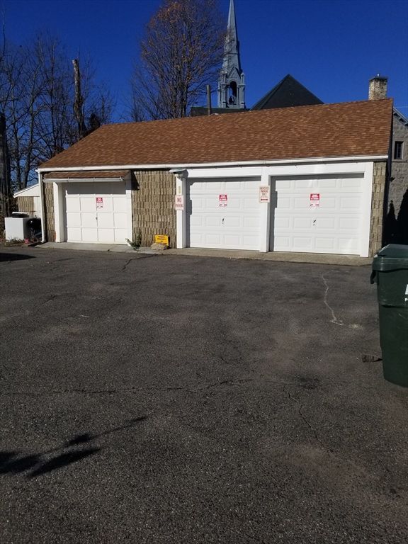 Detached Garage, Exterior