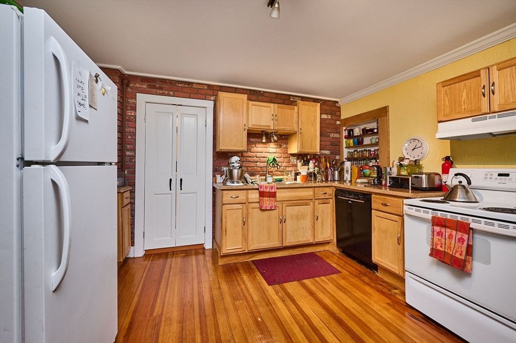 Interior, Kitchen, Wood Texture Flooring
