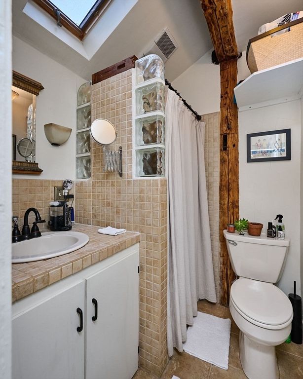 Bathroom, Interior, Tile Countertops