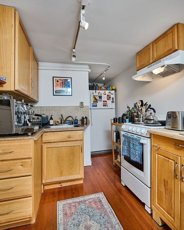 Interior, Kitchen, Wood Texture Flooring