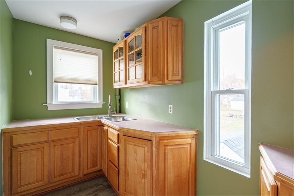 Interior, Kitchen, Pendant Lights, Wood Texture Flooring