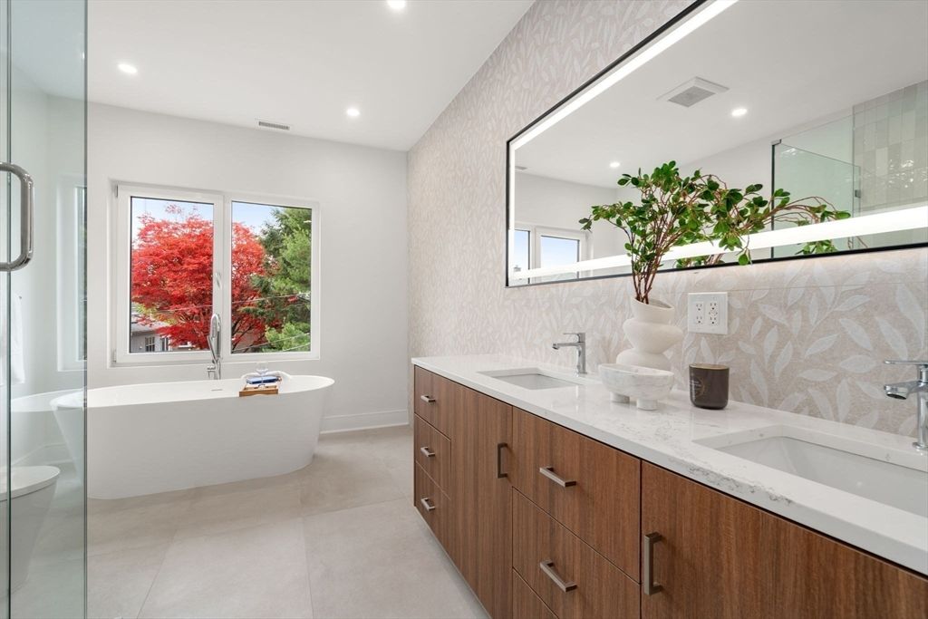 Bathroom, Dual Sink Vanities, Free Standing Baths, Glass Shower, Interior, Recessed Lighting