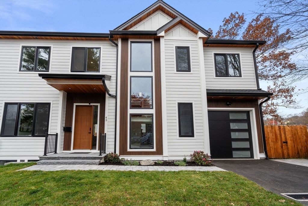 Attached, Exterior, Facade, Farmhouse