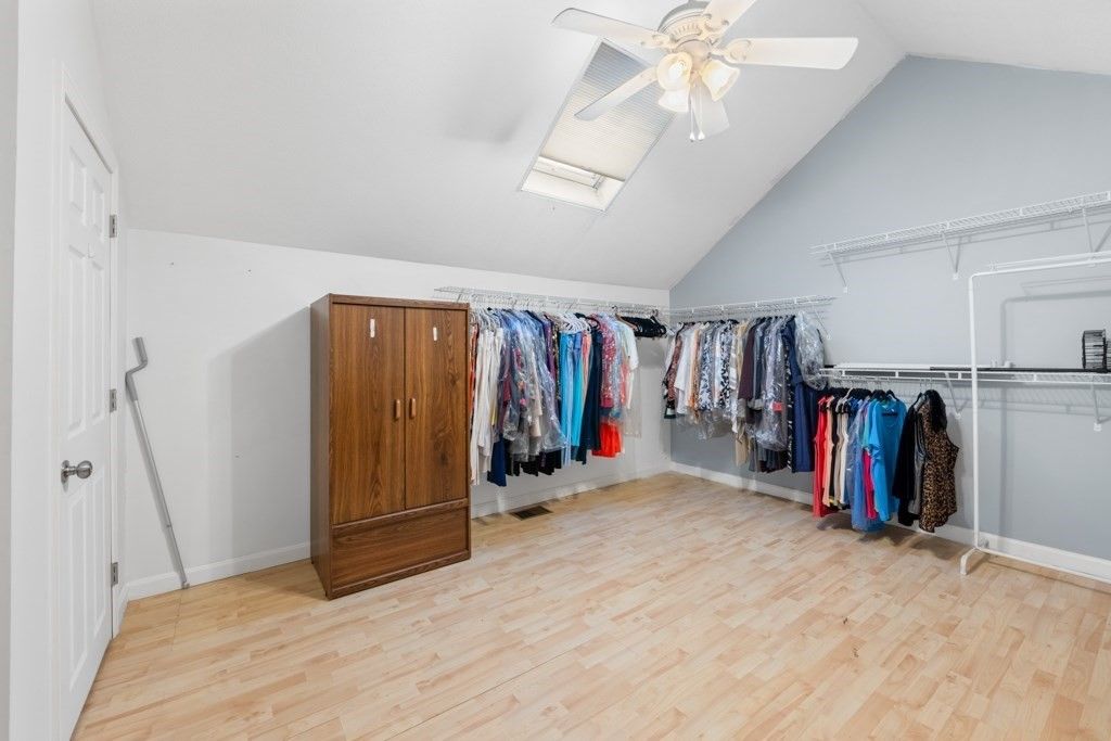 Interior, Walk-in Closets, Wood Texture Flooring