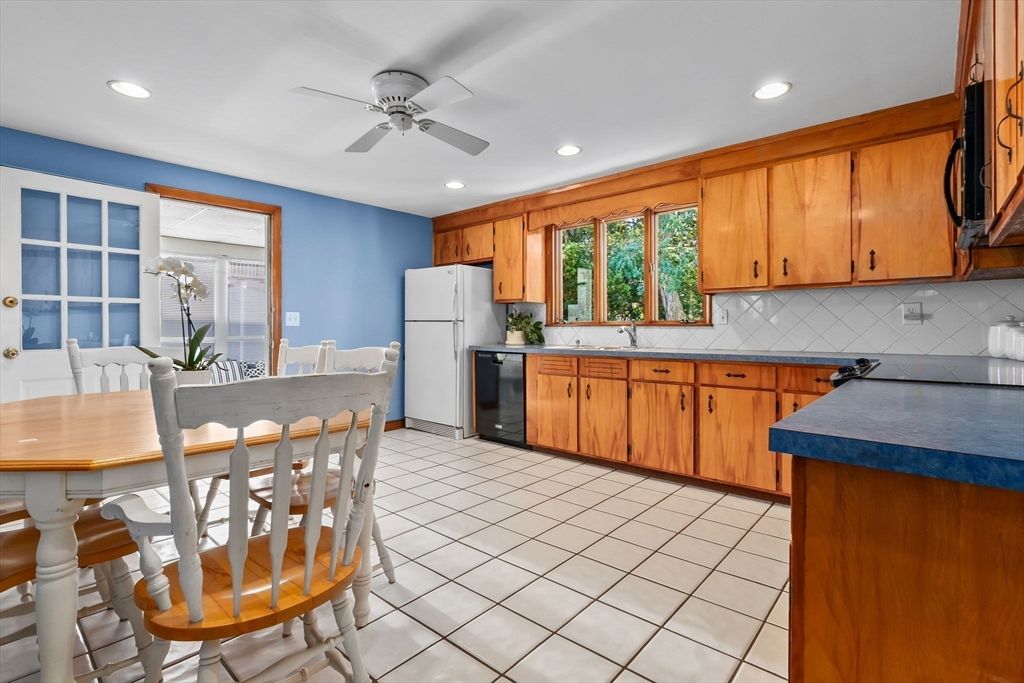Dining room, Interior, Kitchen, Recessed Lighting