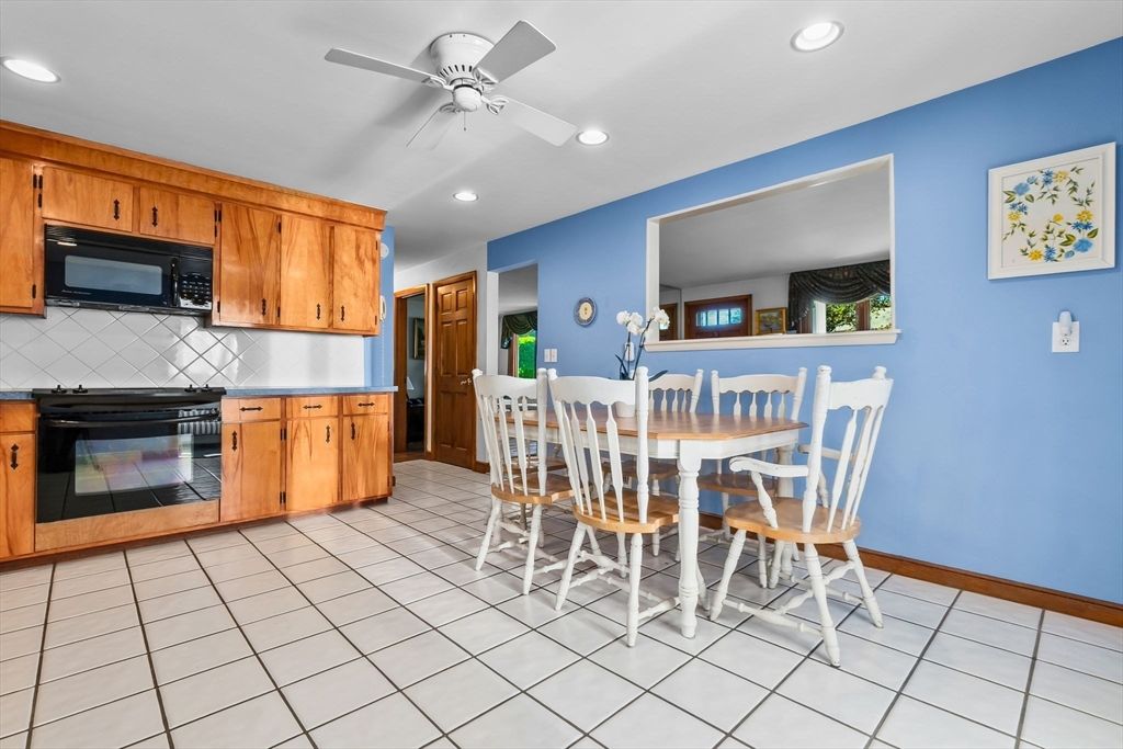 Dining room, Interior, Kitchen, Recessed Lighting