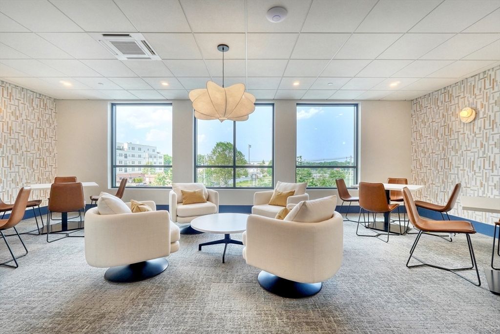 Dining room, Interior, Living room, Pendant Lights, Recessed Lighting