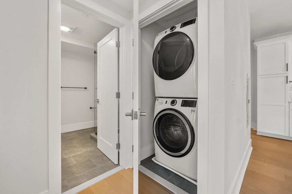 Interior, Utility Closets, Washer, Wood Texture Flooring