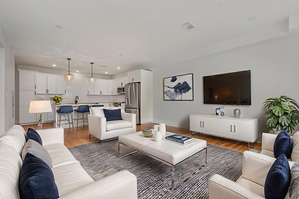 Interior, Kitchen, Living room, Pendant Lights, Recessed Lighting, Stainless Steel Appliances, Wood Texture Flooring