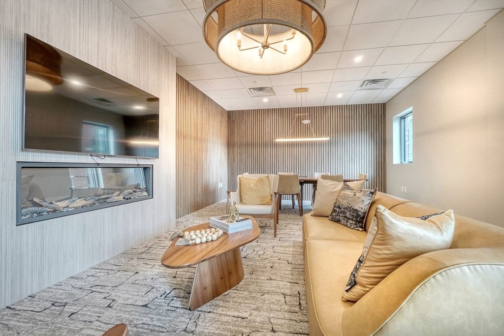 Interior, Living room, Pendant Lights, Recessed Lighting