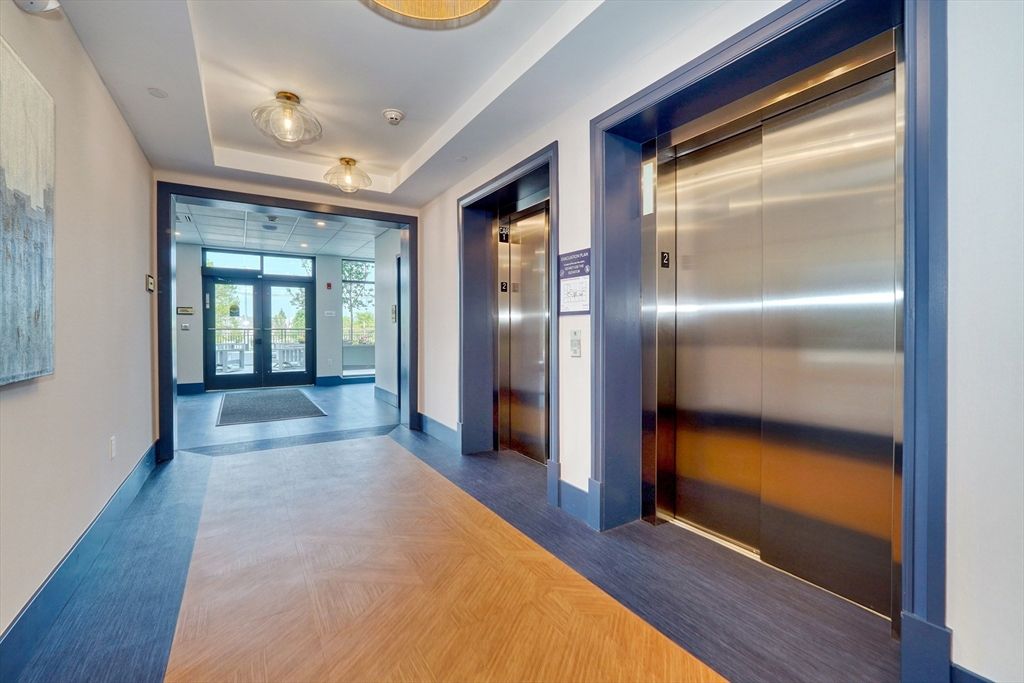Elevator, Interior, Wood Texture Flooring
