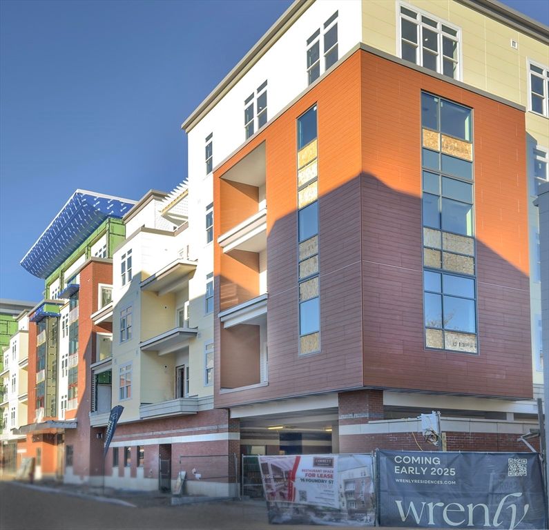 Exterior, Facade, Rowhouse