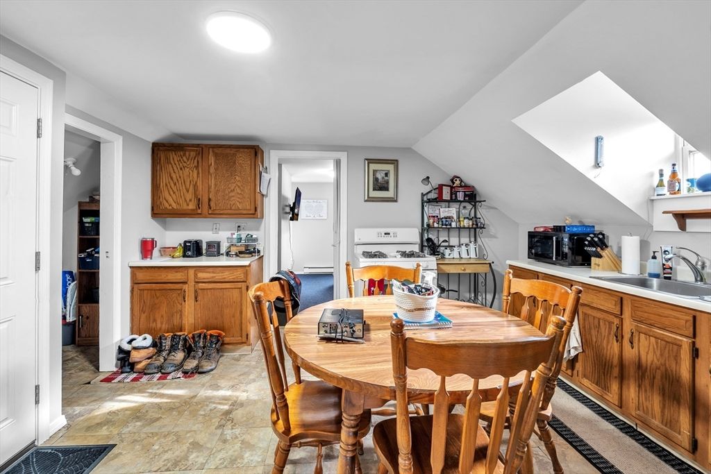 Dining room, Interior, Kitchen, Recessed Lighting