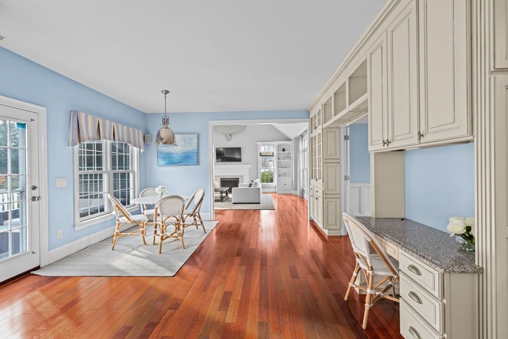 Dining room, Fireplace, Interior, Pendant Lights, Wood Texture Flooring