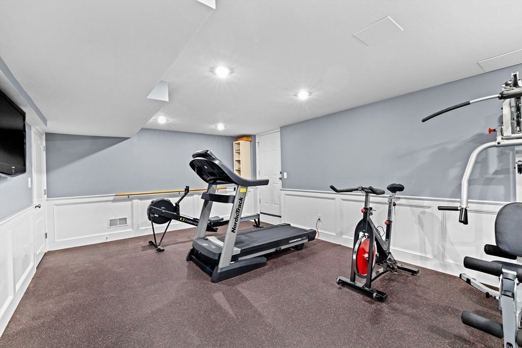 Fitness Equipment, Interior, Recessed Lighting
