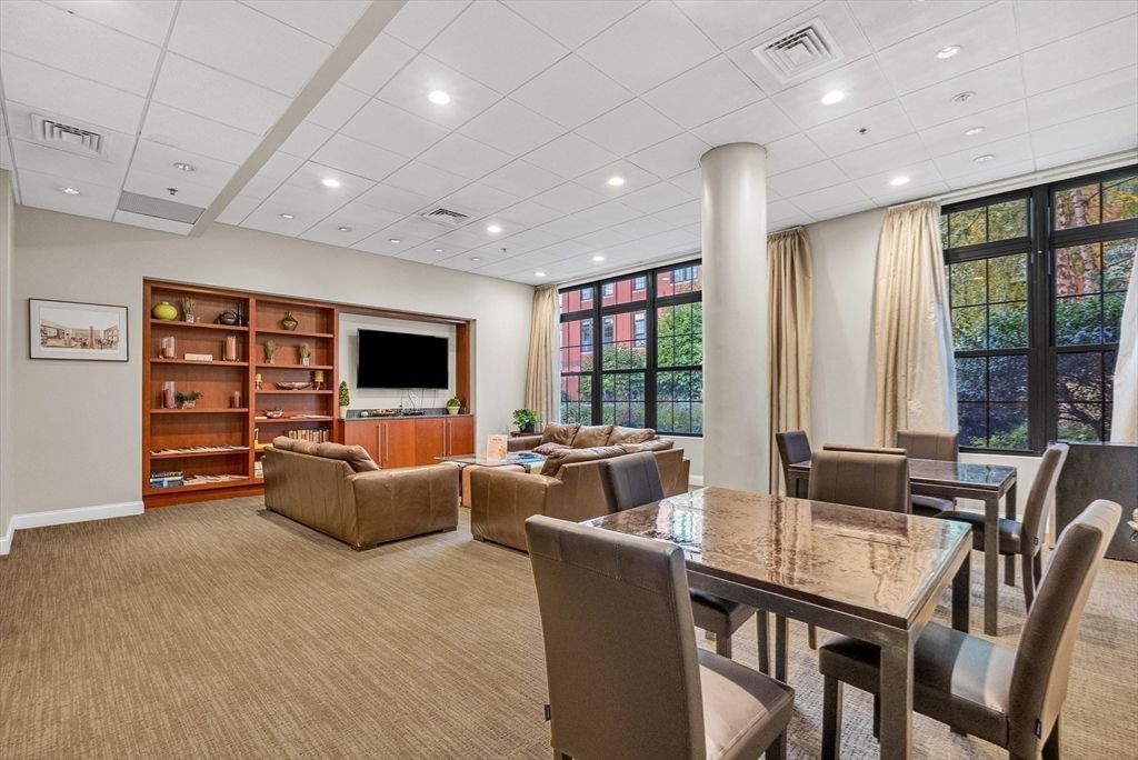 Dining room, Interior, Living room, Recessed Lighting