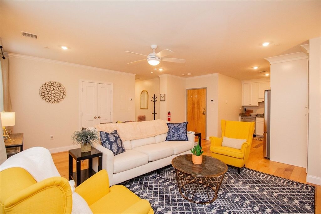 Interior, Kitchen, Living room, Recessed Lighting, Wood Texture Flooring