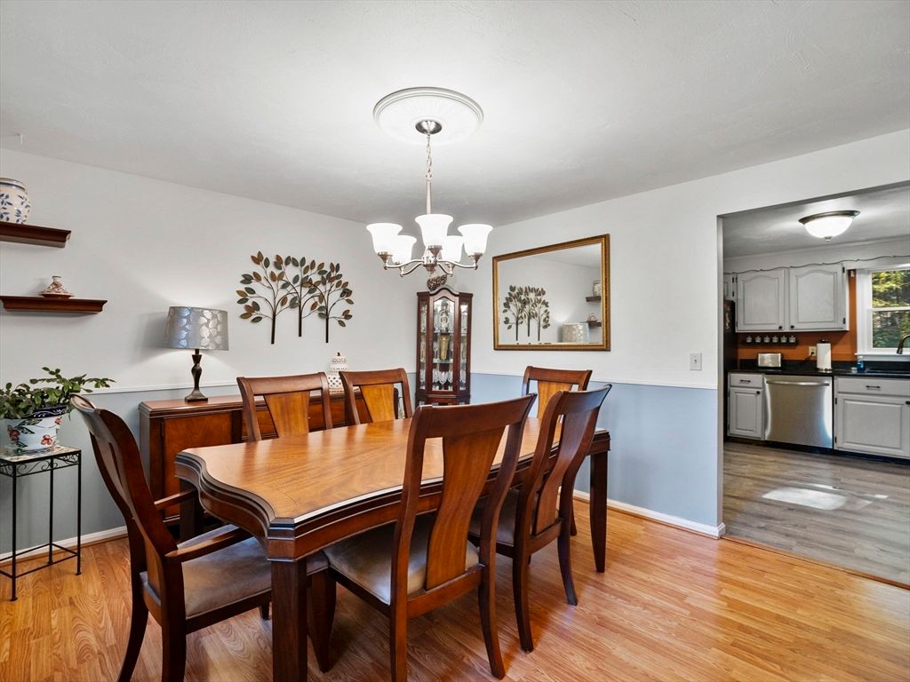 Chandelier, Dining room, Interior, Kitchen, Wood Texture Flooring