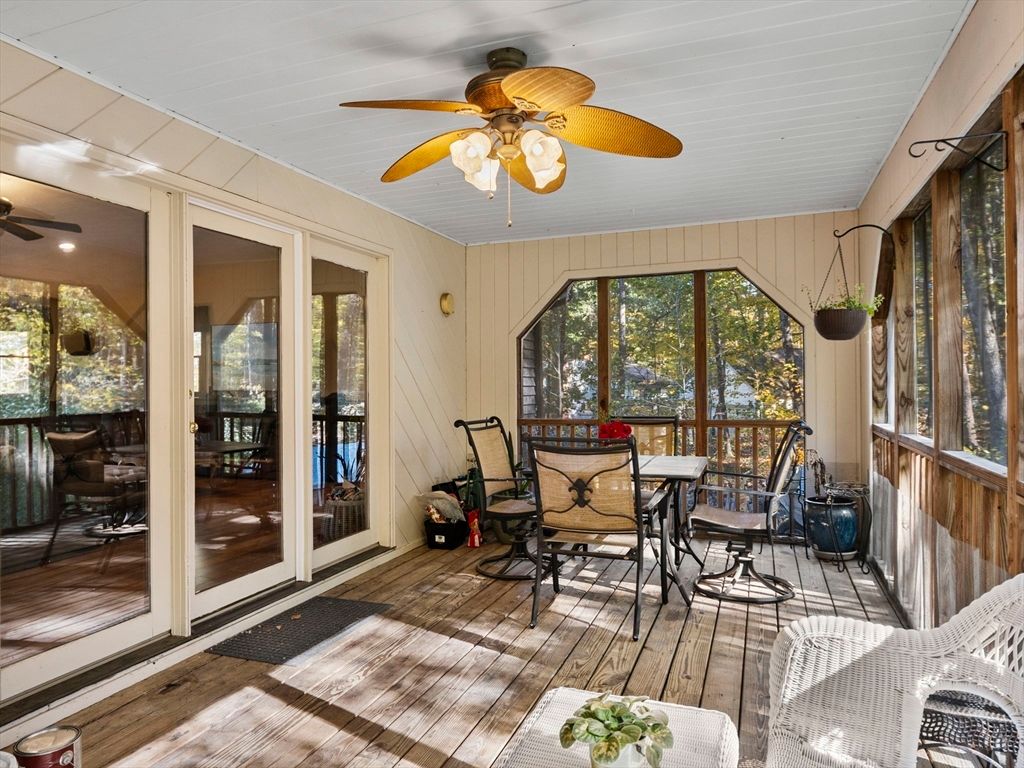Dining room, Interior, Sun Room, Wood Texture Flooring
